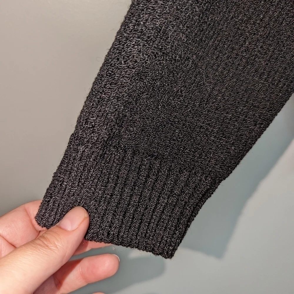 VINTAGE Retro Black & Floral Embroidery Crewneck Knit Sweater Size Medium - Picture 4 of 13